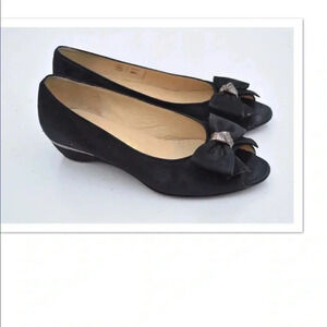 Brunate peep toe wedges